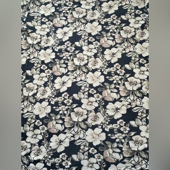 Abercrombie & Fitch Men's Floral Soft Tee T Shirt Size M Blue and Light Mauve - Picture 2 of 7